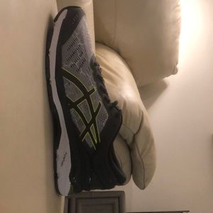 ASICS - Size 10 - Men’s Gel Kayano 24
